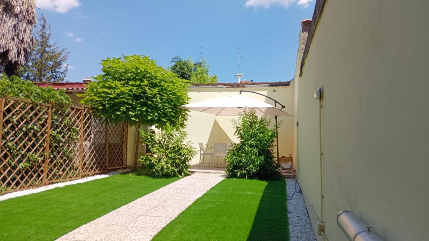 Movie Star Apartment With Garden Florencia Exterior foto